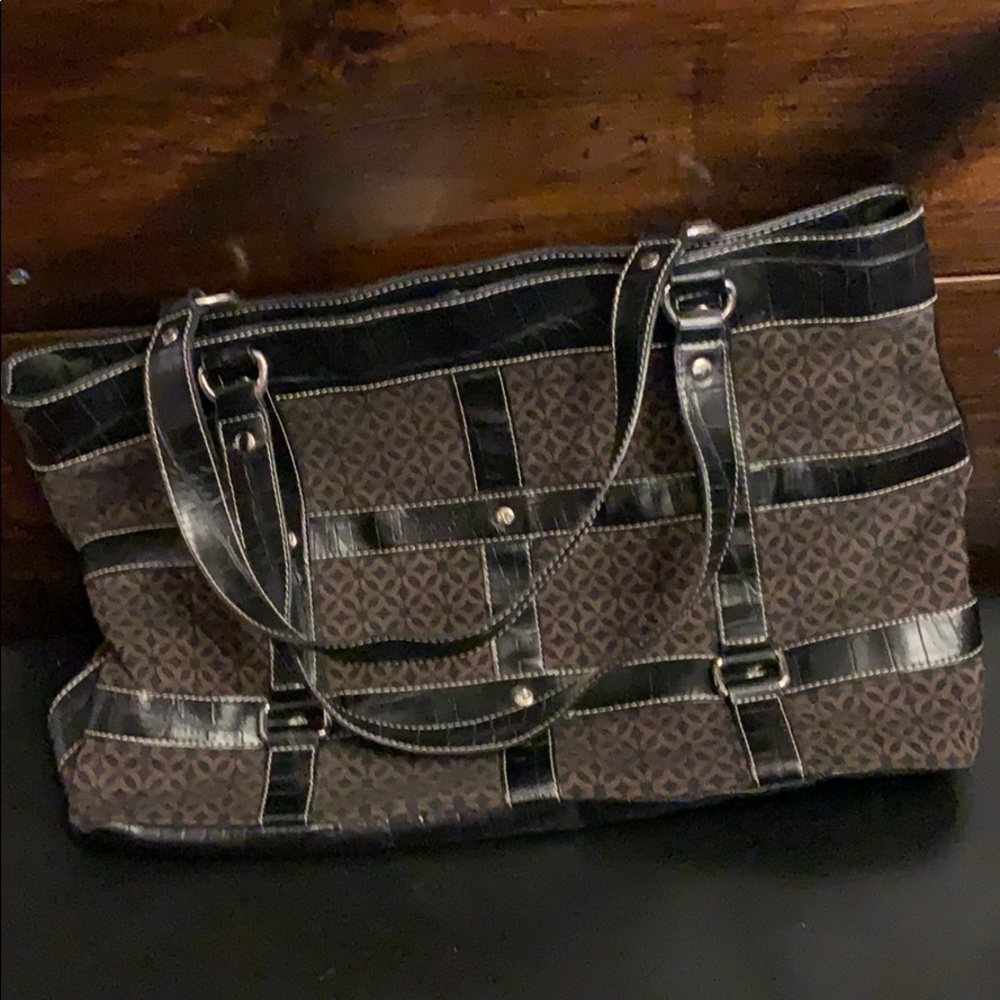 Relic shoulder bag